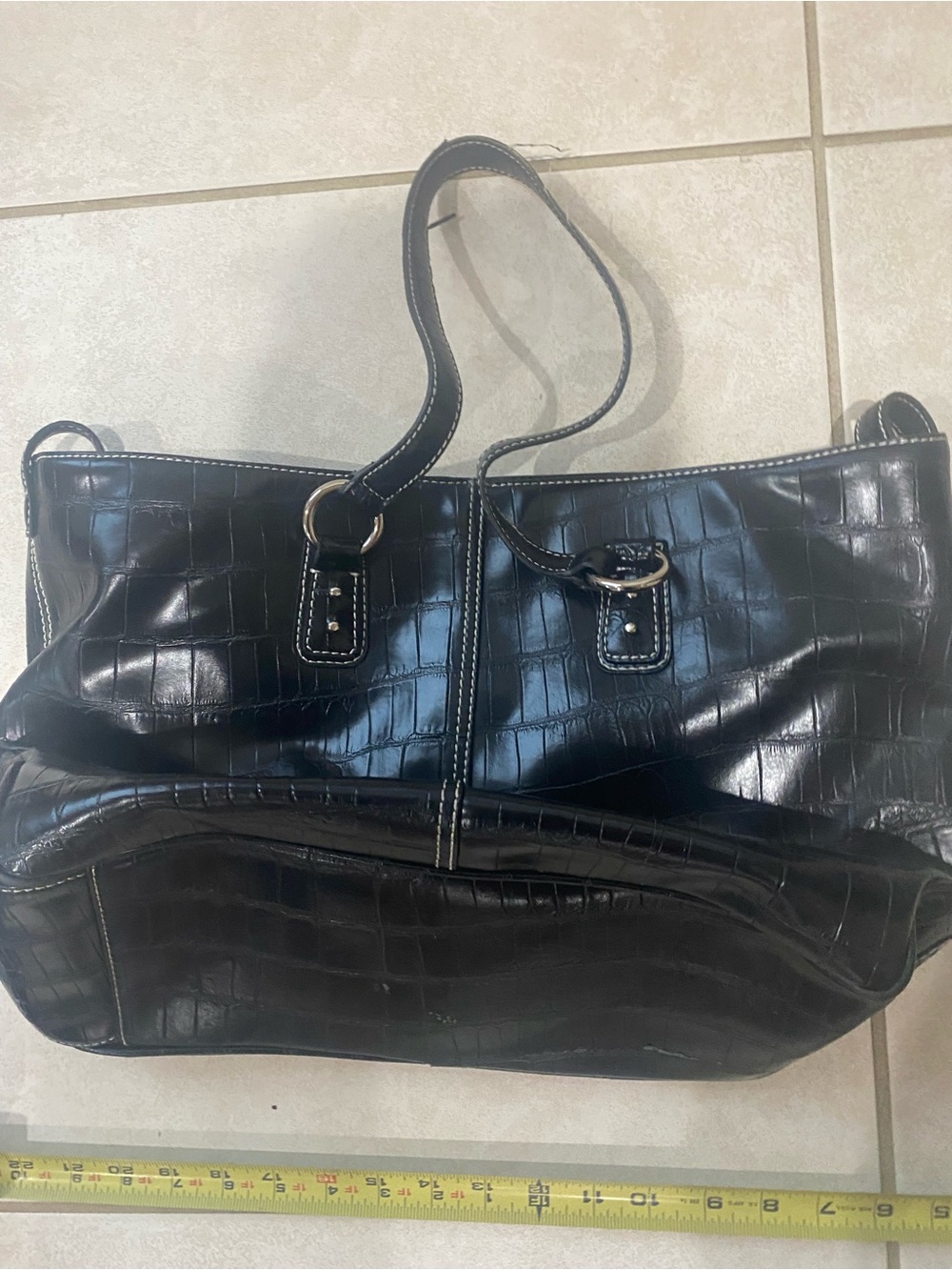 Women's Black Croc-Embossed Shoulder Tote Liz Claiborne